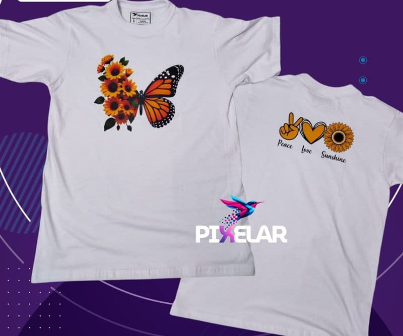 Mariposa y girasoles